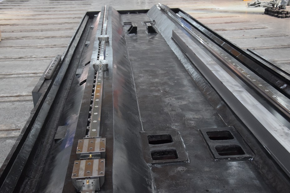 數(shù)控龍門(mén)銑床線規(guī)的優(yōu)缺點(diǎn)及更換線軌一般要多少錢(qián).jpg 數(shù)控龍門(mén)銑床線規(guī)的優(yōu)缺點(diǎn)及更換線軌一般要多少錢(qián).jpg